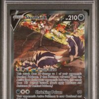 Pokémon TCG: #181 FULL ART/SKUNTANK V | 2022 POKEMON SWORD & SHIELD SILVER TEMPEST - PSA 10 - Image 1
